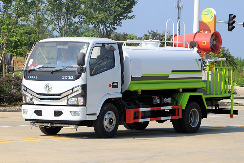 東風小多利卡5噸噴霧灑水車/30米-40米霧炮