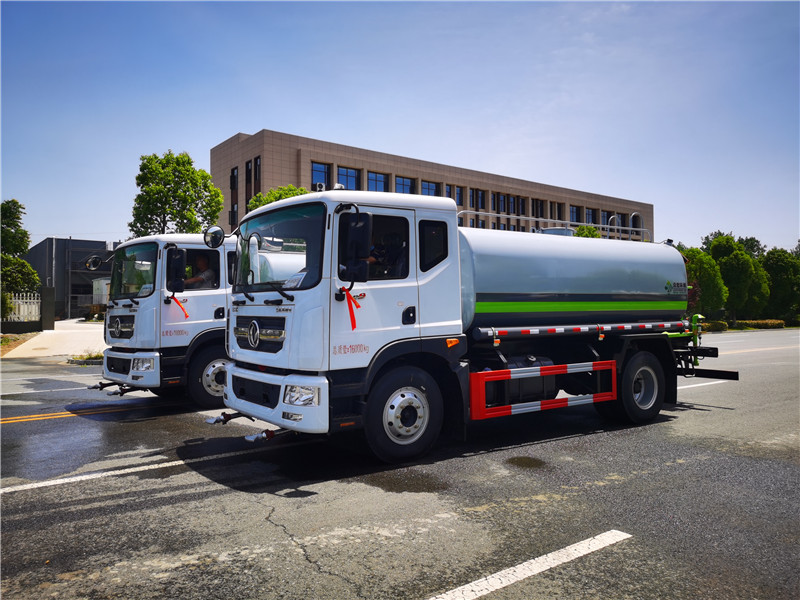 東風D9新款10-12噸環衛灑水車--國六系列